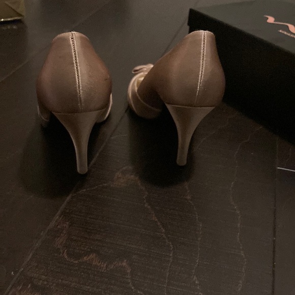 Prom satin gold heels - Picture 3 of 6